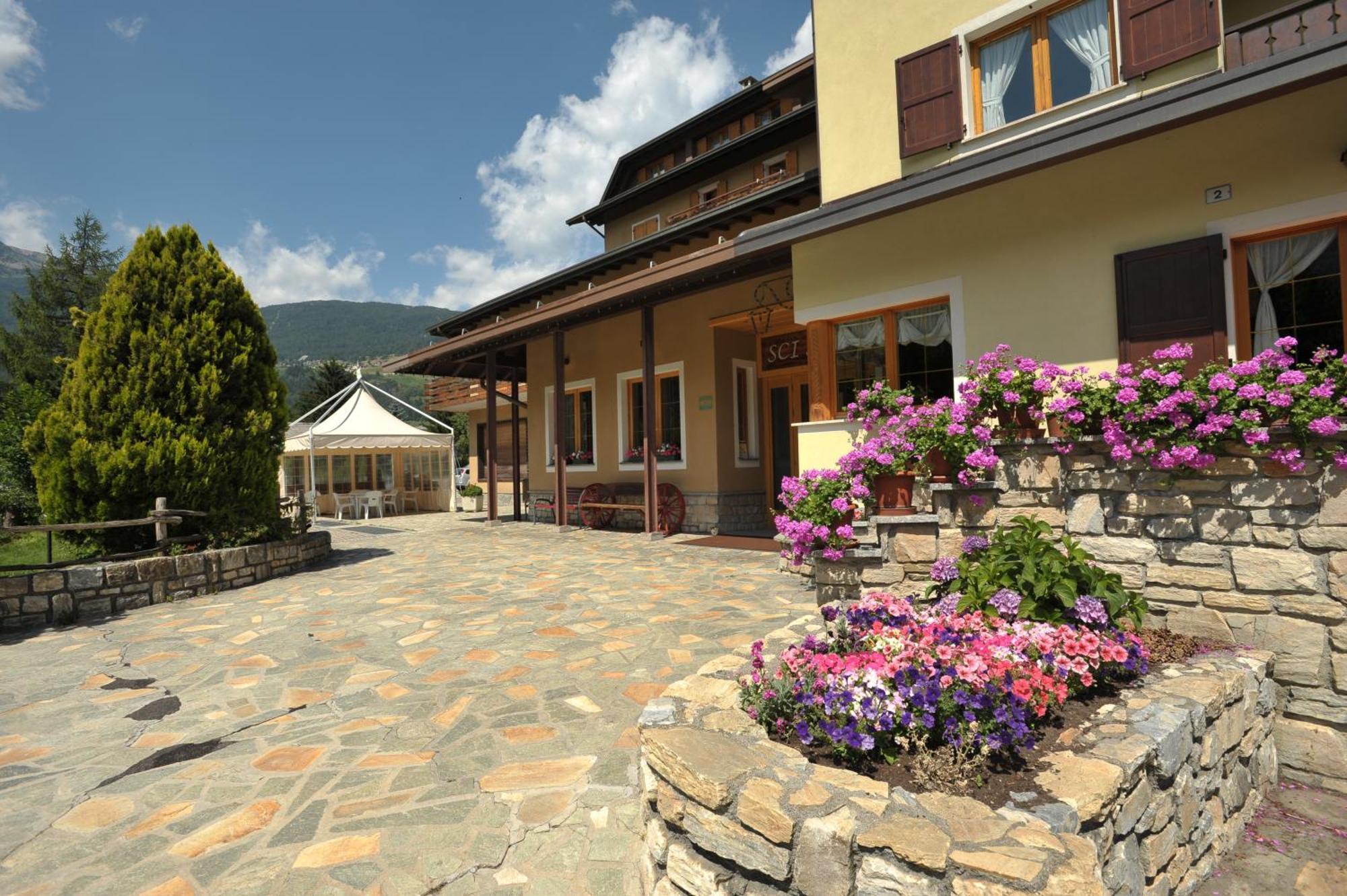 Residence Sci Sport Bormio Exteriör bild